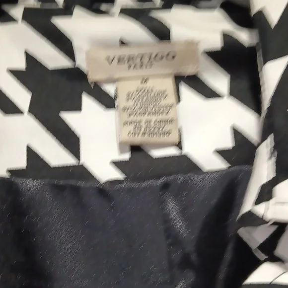 Raincoat - Picture 4 of 5